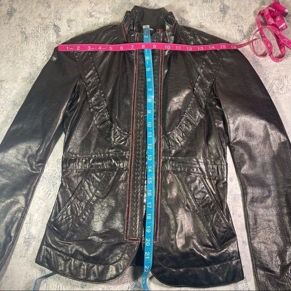 June leather jacket with velvet and stitches decorative details - Picture 10 of 12